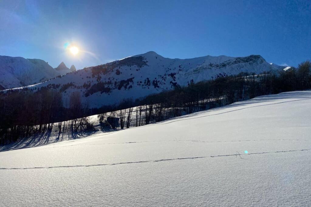 Apartament Logement 4/6 Personnes A La Montagne Avec Piscine Saint-Sorlin-dʼArves Zewnętrze zdjęcie